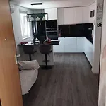 Apartman Katyto House *
